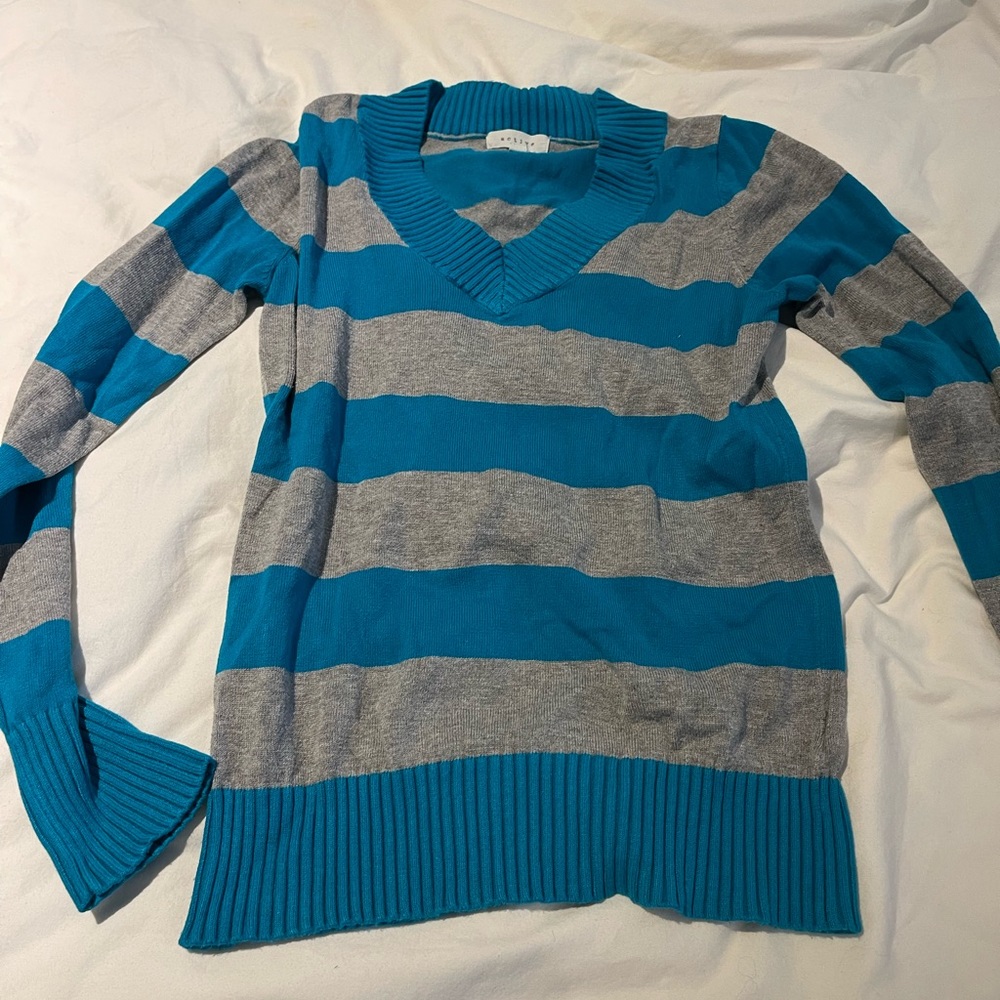 ❌SOLD❌ Super comfy v neck